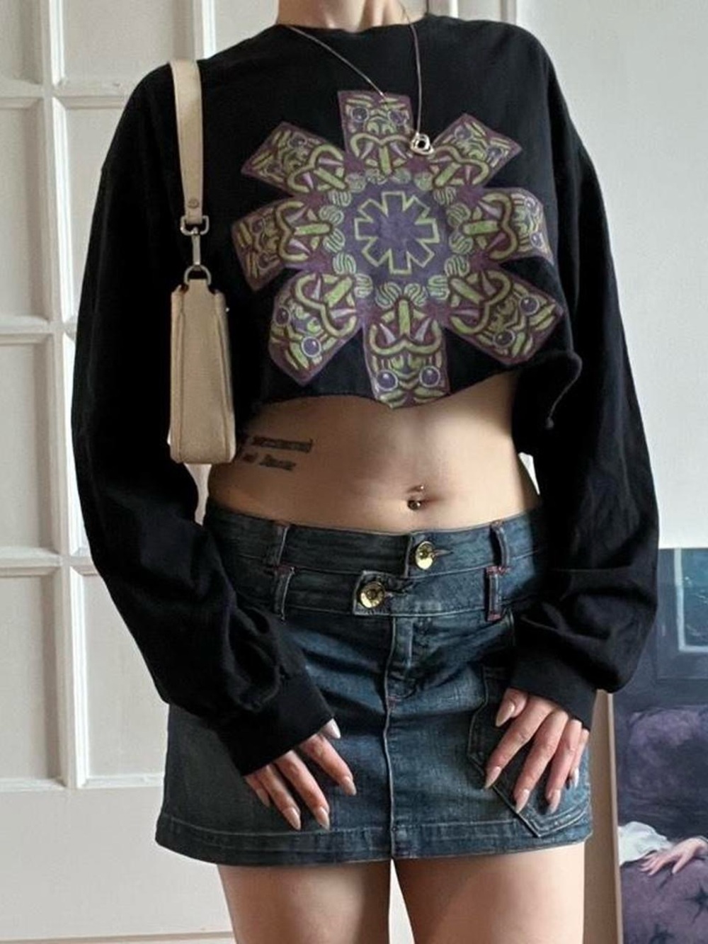 O/S Red Hot Chili Peppers Cropped Long Sleeve Shirt